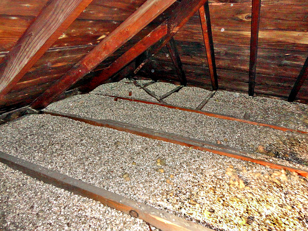 asbestos testing service vermiculite in attic