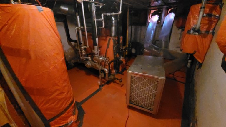 Zone décontamination amiante Machine à pression négative