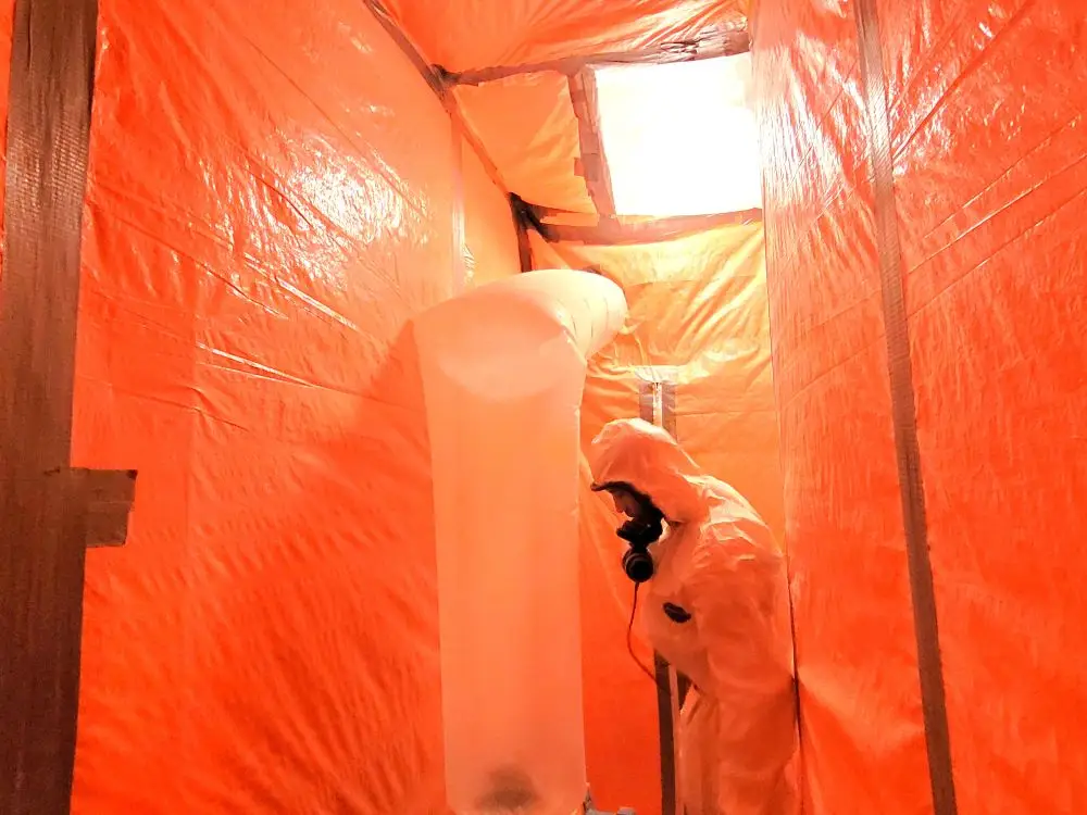 équipements protection individuelles pour décontamination amiante
